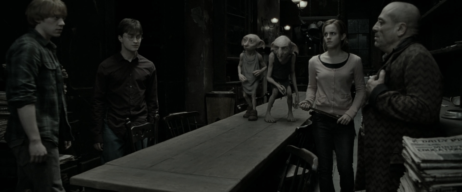 EmmaWatsonFan_dot_nl-HarryPotterAndTheDeathlyHallowsPart1-2852.jpg EmmaWatsonFan_dot_nl-HarryPotterAndTheDeathlyHallowsPart1-2852.jpg