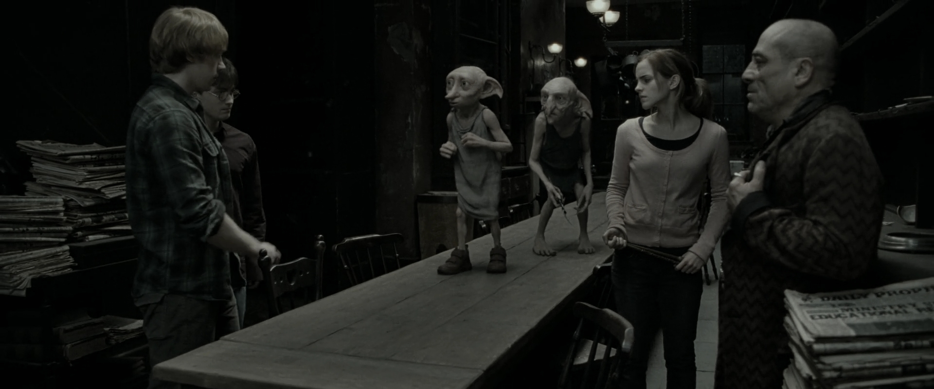 EmmaWatsonFan_dot_nl-HarryPotterAndTheDeathlyHallowsPart1-2854.jpg EmmaWatsonFan_dot_nl-HarryPotterAndTheDeathlyHallowsPart1-2854.jpg