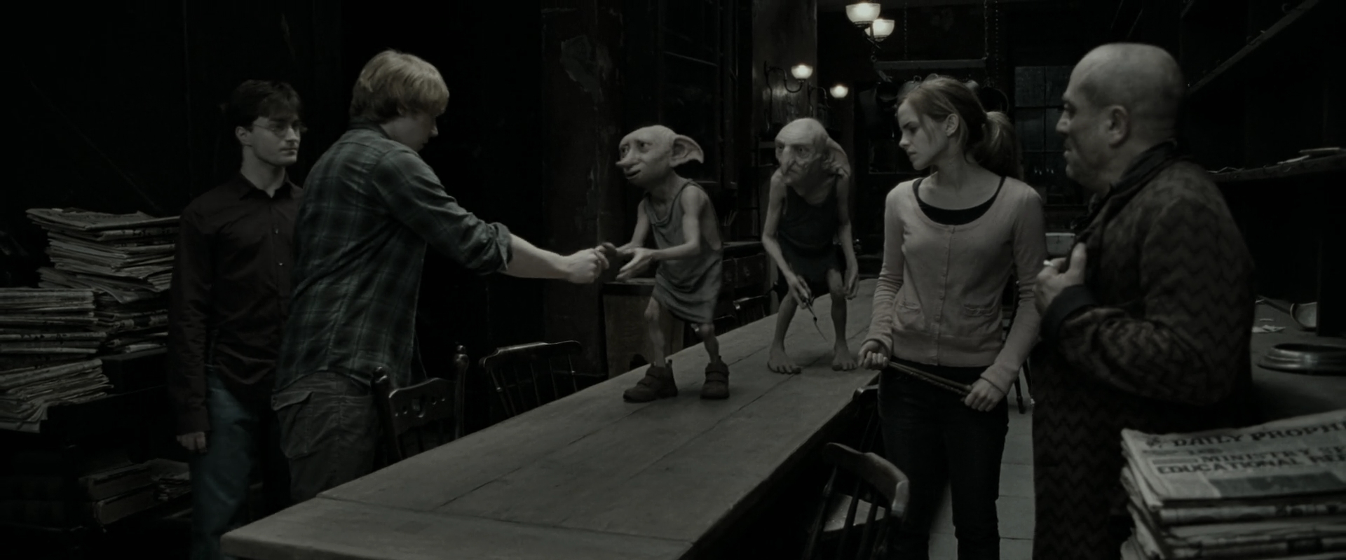 EmmaWatsonFan_dot_nl-HarryPotterAndTheDeathlyHallowsPart1-2855.jpg EmmaWatsonFan_dot_nl-HarryPotterAndTheDeathlyHallowsPart1-2855.jpg