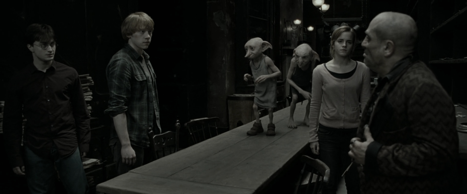 EmmaWatsonFan_dot_nl-HarryPotterAndTheDeathlyHallowsPart1-2858.jpg EmmaWatsonFan_dot_nl-HarryPotterAndTheDeathlyHallowsPart1-2858.jpg