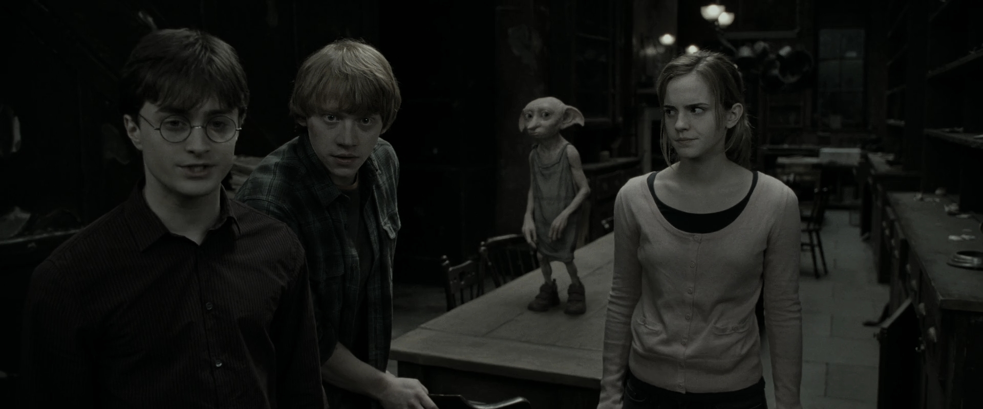 EmmaWatsonFan_dot_nl-HarryPotterAndTheDeathlyHallowsPart1-2868.jpg