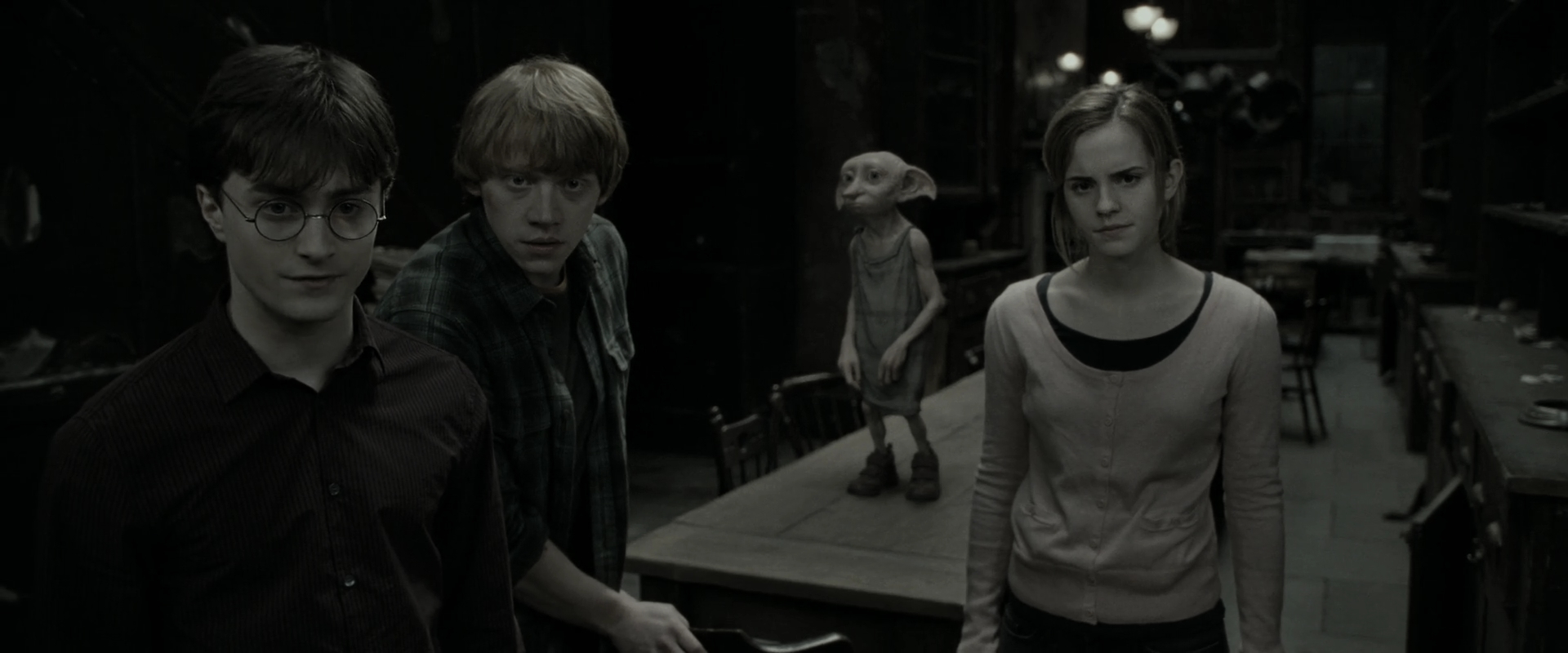 EmmaWatsonFan_dot_nl-HarryPotterAndTheDeathlyHallowsPart1-2869.jpg