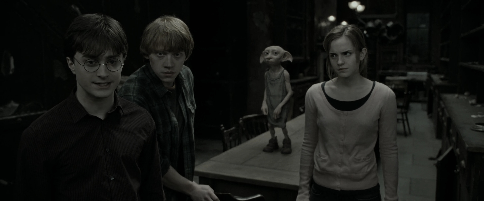 EmmaWatsonFan_dot_nl-HarryPotterAndTheDeathlyHallowsPart1-2870.jpg EmmaWatsonFan_dot_nl-HarryPotterAndTheDeathlyHallowsPart1-2870.jpg