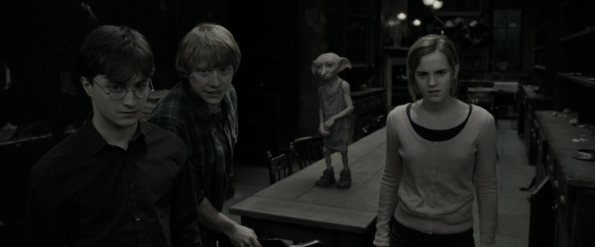 EmmaWatsonFan_dot_nl-HarryPotterAndTheDeathlyHallowsPart1-2877.jpg