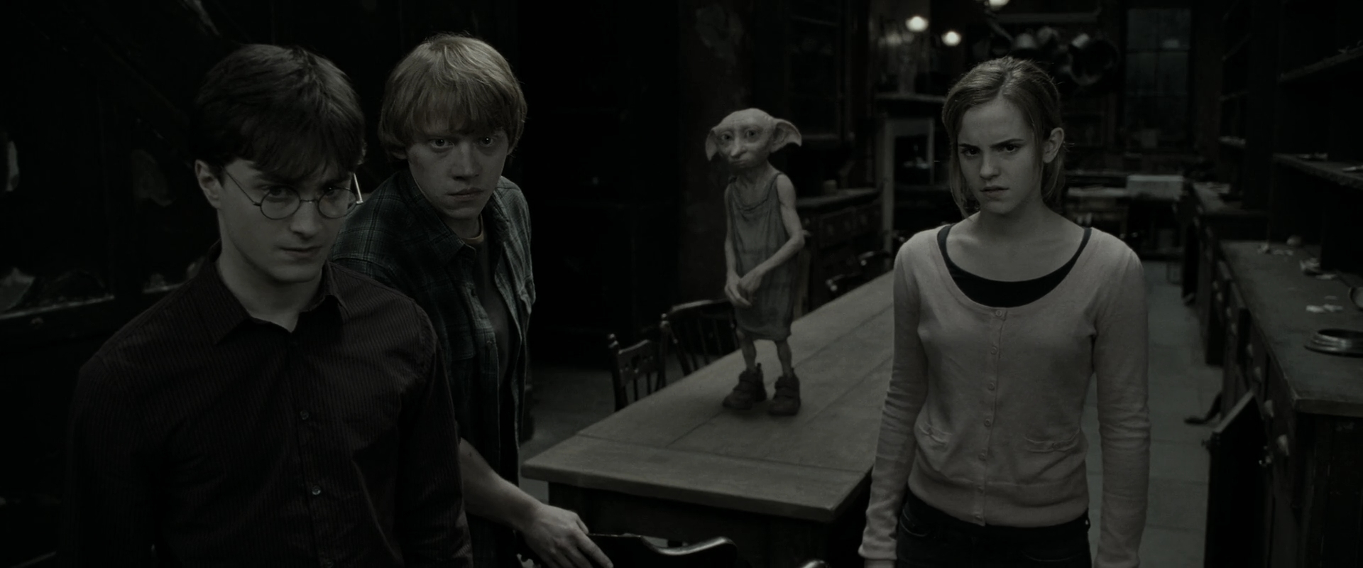 EmmaWatsonFan_dot_nl-HarryPotterAndTheDeathlyHallowsPart1-2891.jpg EmmaWatsonFan_dot_nl-HarryPotterAndTheDeathlyHallowsPart1-2891.jpg