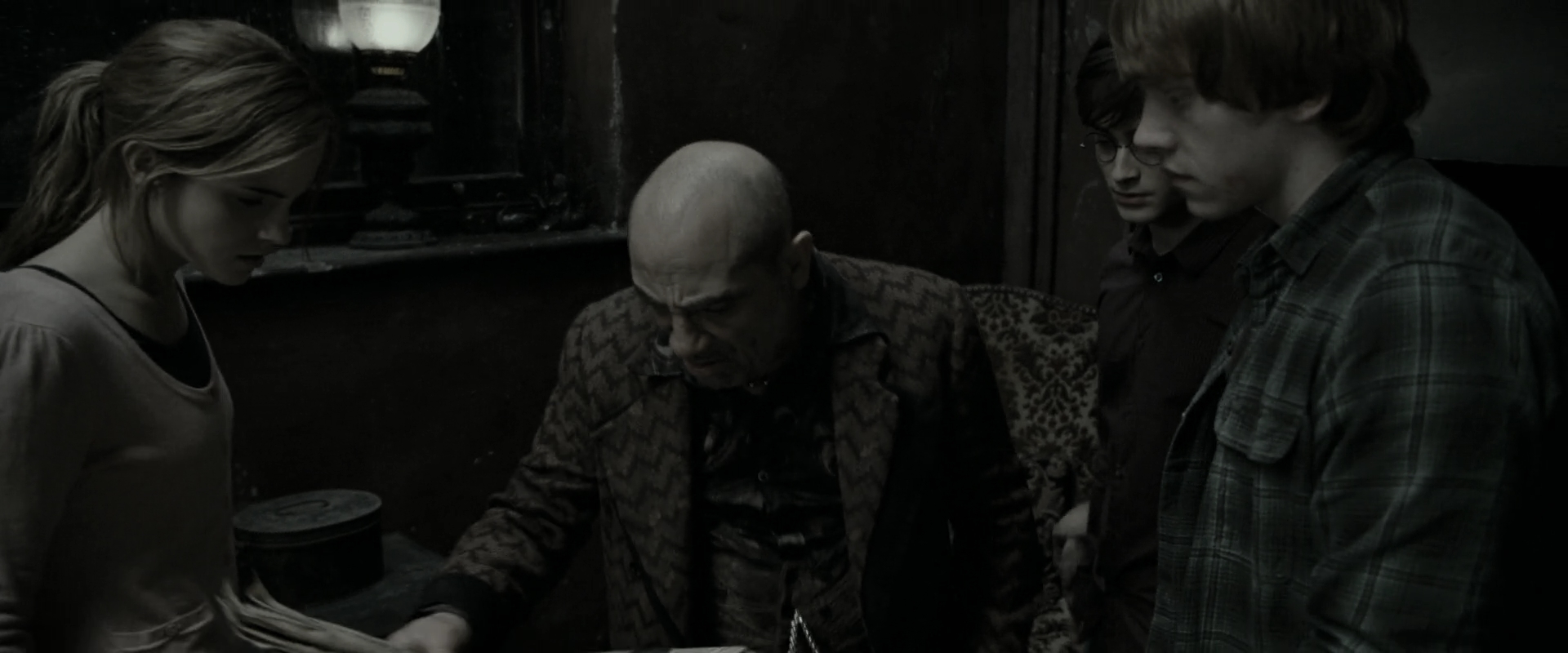 EmmaWatsonFan_dot_nl-HarryPotterAndTheDeathlyHallowsPart1-2907.jpg EmmaWatsonFan_dot_nl-HarryPotterAndTheDeathlyHallowsPart1-2907.jpg