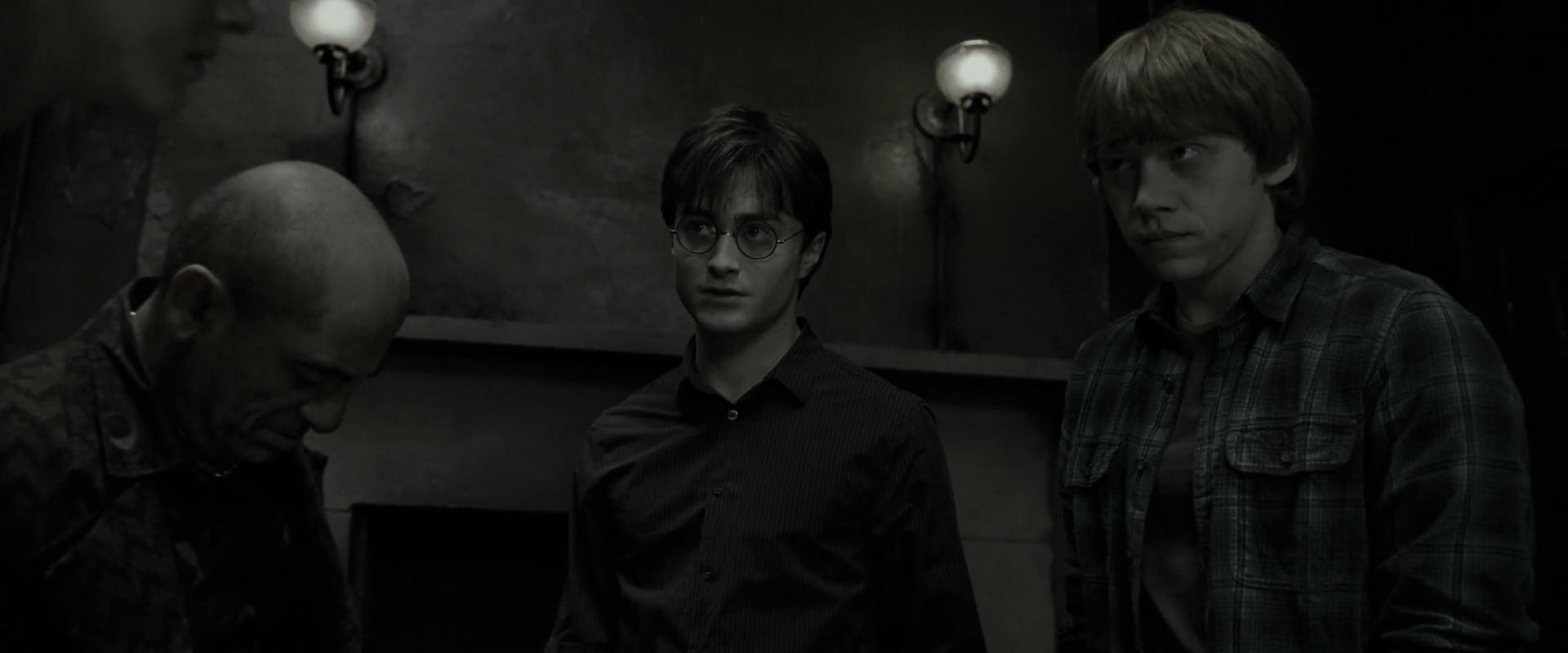 EmmaWatsonFan_dot_nl-HarryPotterAndTheDeathlyHallowsPart1-2914.jpg EmmaWatsonFan_dot_nl-HarryPotterAndTheDeathlyHallowsPart1-2914.jpg