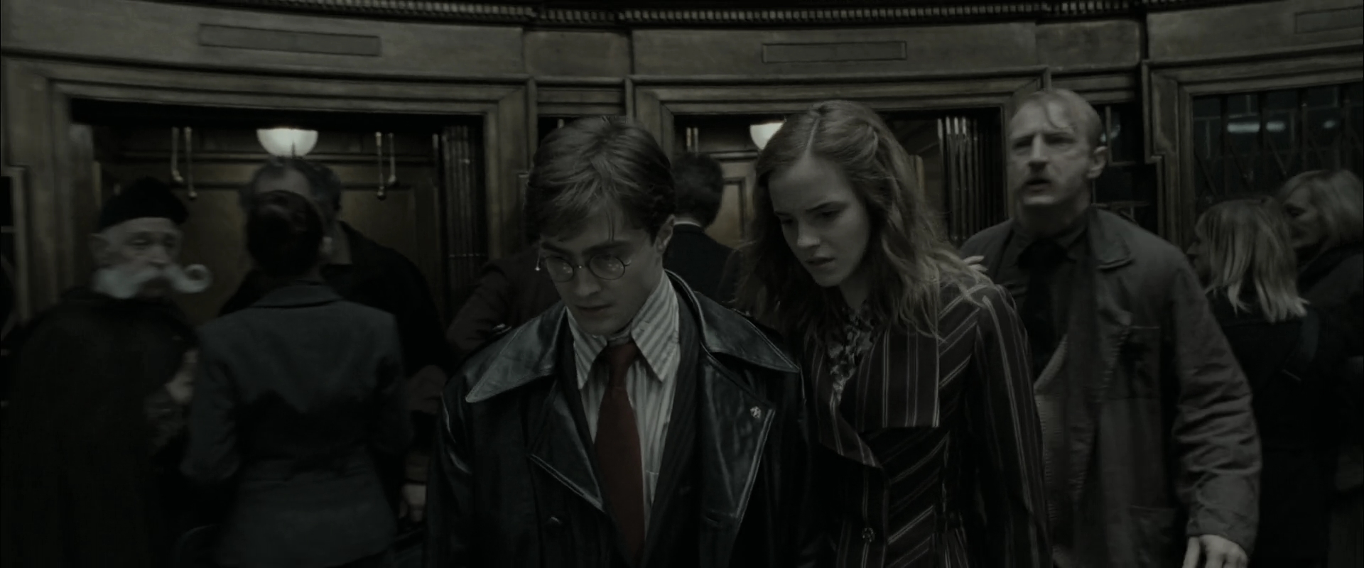 EmmaWatsonFan_dot_nl-HarryPotterAndTheDeathlyHallowsPart1-3590.jpg EmmaWatsonFan_dot_nl-HarryPotterAndTheDeathlyHallowsPart1-3590.jpg