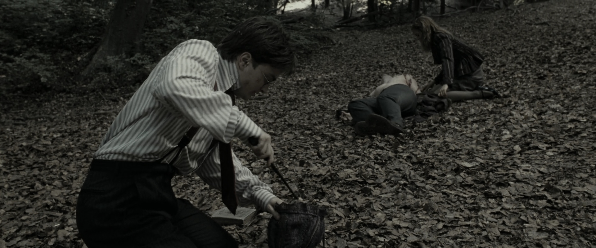 EmmaWatsonFan_dot_nl-HarryPotterAndTheDeathlyHallowsPart1-3738.jpg EmmaWatsonFan_dot_nl-HarryPotterAndTheDeathlyHallowsPart1-3738.jpg