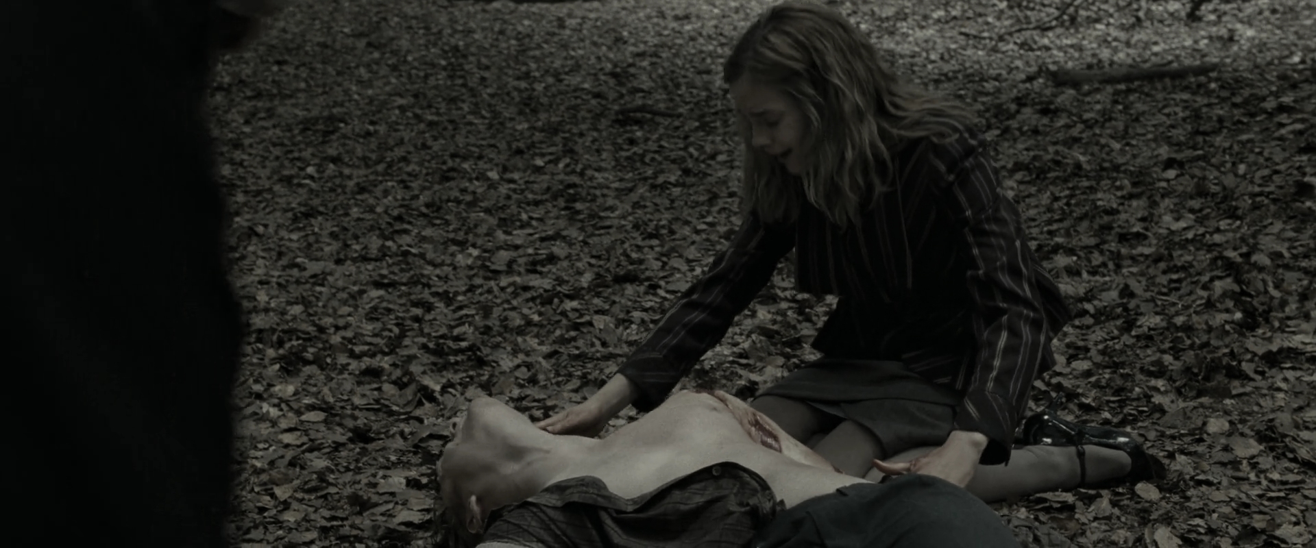 EmmaWatsonFan_dot_nl-HarryPotterAndTheDeathlyHallowsPart1-3746.jpg EmmaWatsonFan_dot_nl-HarryPotterAndTheDeathlyHallowsPart1-3746.jpg