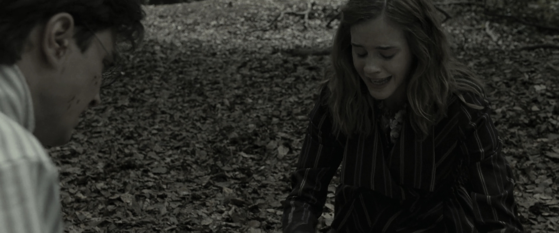 EmmaWatsonFan_dot_nl-HarryPotterAndTheDeathlyHallowsPart1-3761.jpg EmmaWatsonFan_dot_nl-HarryPotterAndTheDeathlyHallowsPart1-3761.jpg