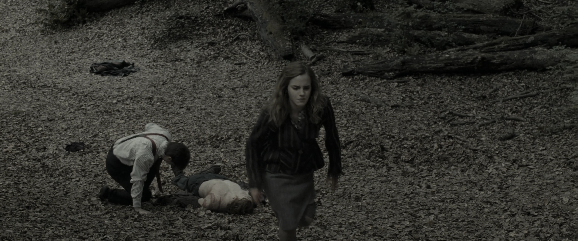 EmmaWatsonFan_dot_nl-HarryPotterAndTheDeathlyHallowsPart1-3791.jpg EmmaWatsonFan_dot_nl-HarryPotterAndTheDeathlyHallowsPart1-3791.jpg