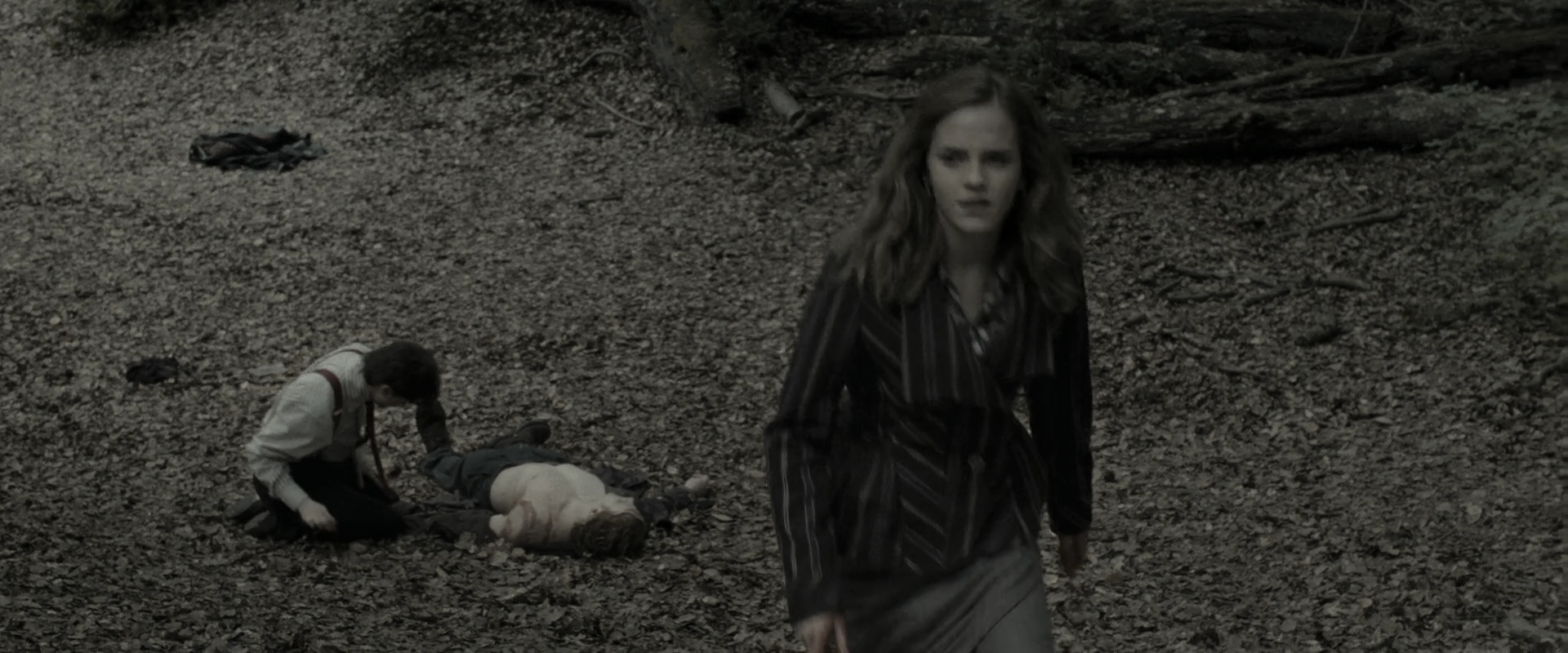 EmmaWatsonFan_dot_nl-HarryPotterAndTheDeathlyHallowsPart1-3792.jpg EmmaWatsonFan_dot_nl-HarryPotterAndTheDeathlyHallowsPart1-3792.jpg