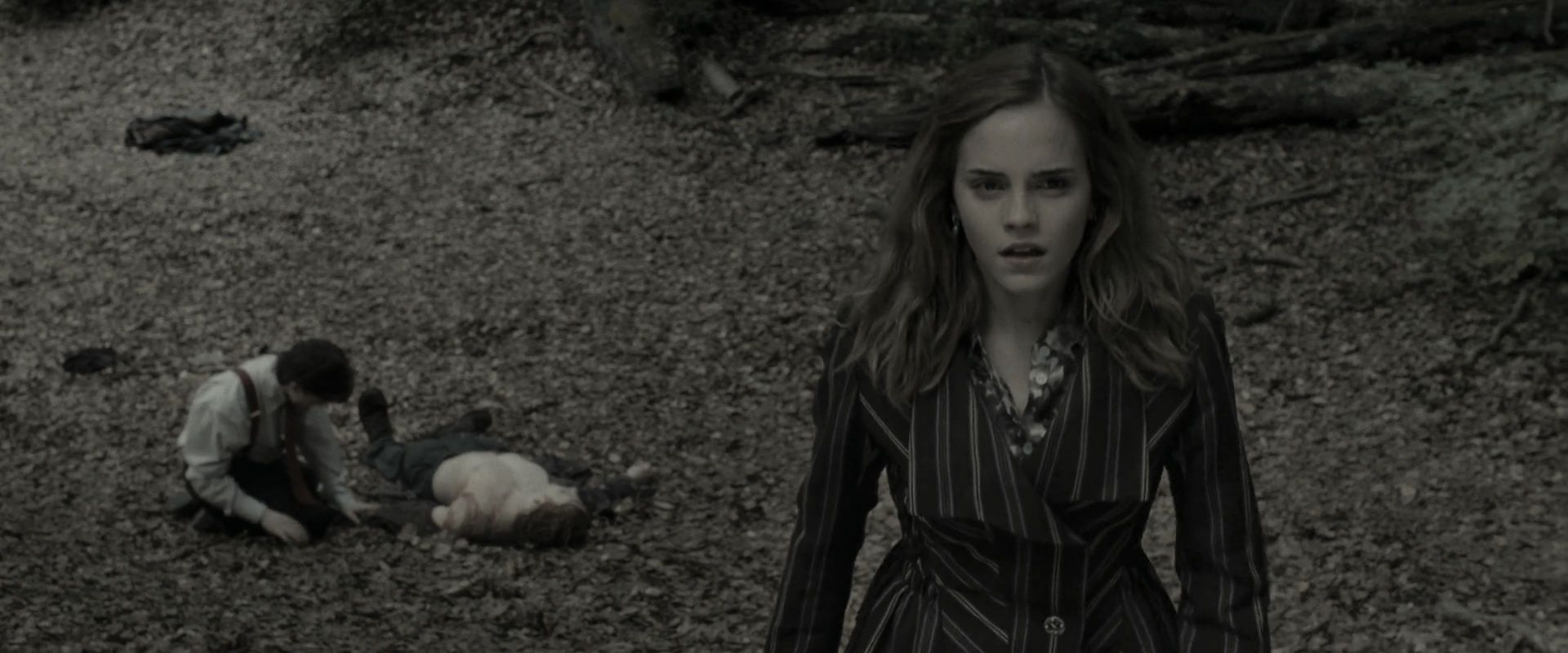 EmmaWatsonFan_dot_nl-HarryPotterAndTheDeathlyHallowsPart1-3793.jpg EmmaWatsonFan_dot_nl-HarryPotterAndTheDeathlyHallowsPart1-3793.jpg