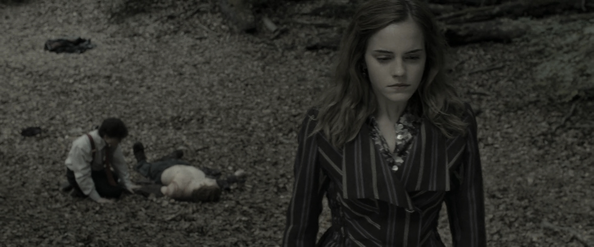 EmmaWatsonFan_dot_nl-HarryPotterAndTheDeathlyHallowsPart1-3795.jpg EmmaWatsonFan_dot_nl-HarryPotterAndTheDeathlyHallowsPart1-3795.jpg