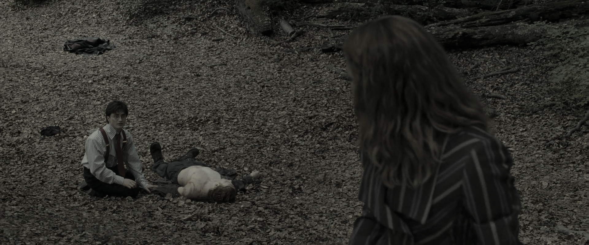 EmmaWatsonFan_dot_nl-HarryPotterAndTheDeathlyHallowsPart1-3804.jpg EmmaWatsonFan_dot_nl-HarryPotterAndTheDeathlyHallowsPart1-3804.jpg