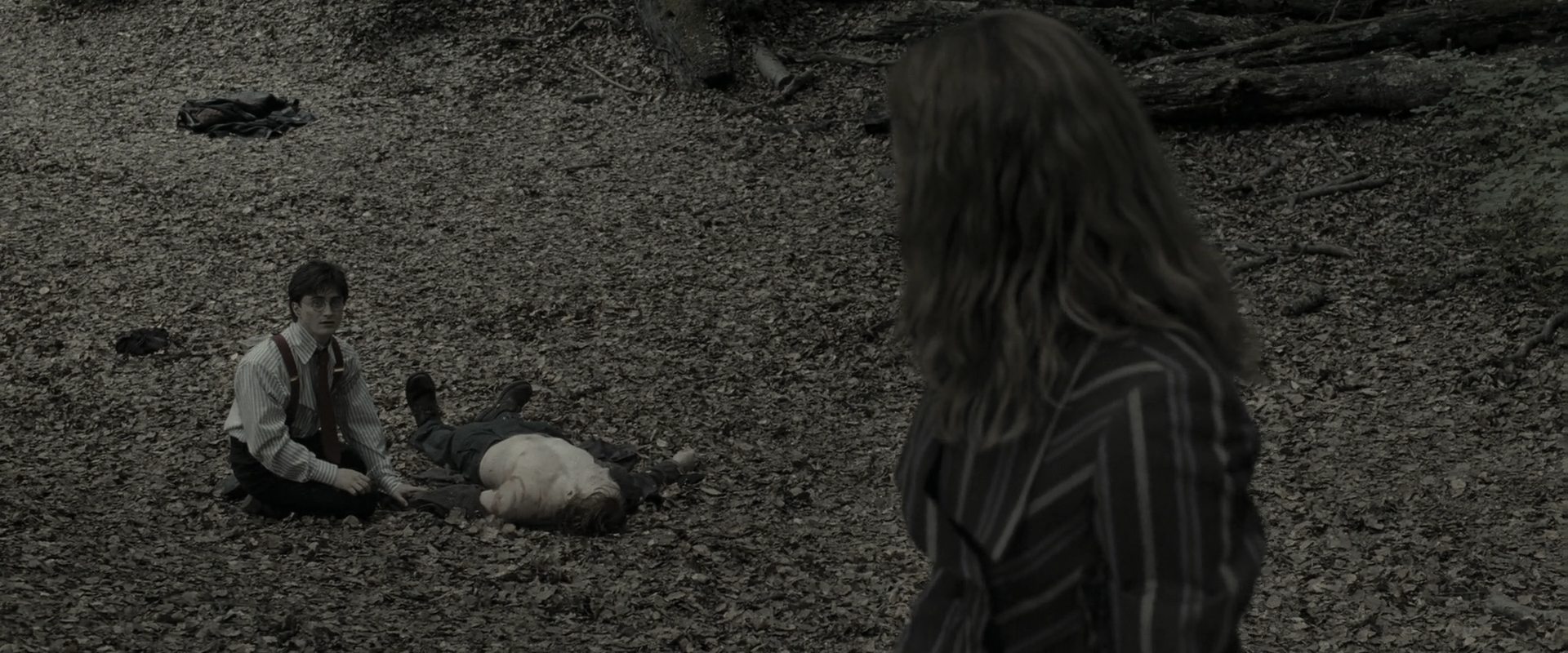 EmmaWatsonFan_dot_nl-HarryPotterAndTheDeathlyHallowsPart1-3805.jpg EmmaWatsonFan_dot_nl-HarryPotterAndTheDeathlyHallowsPart1-3805.jpg