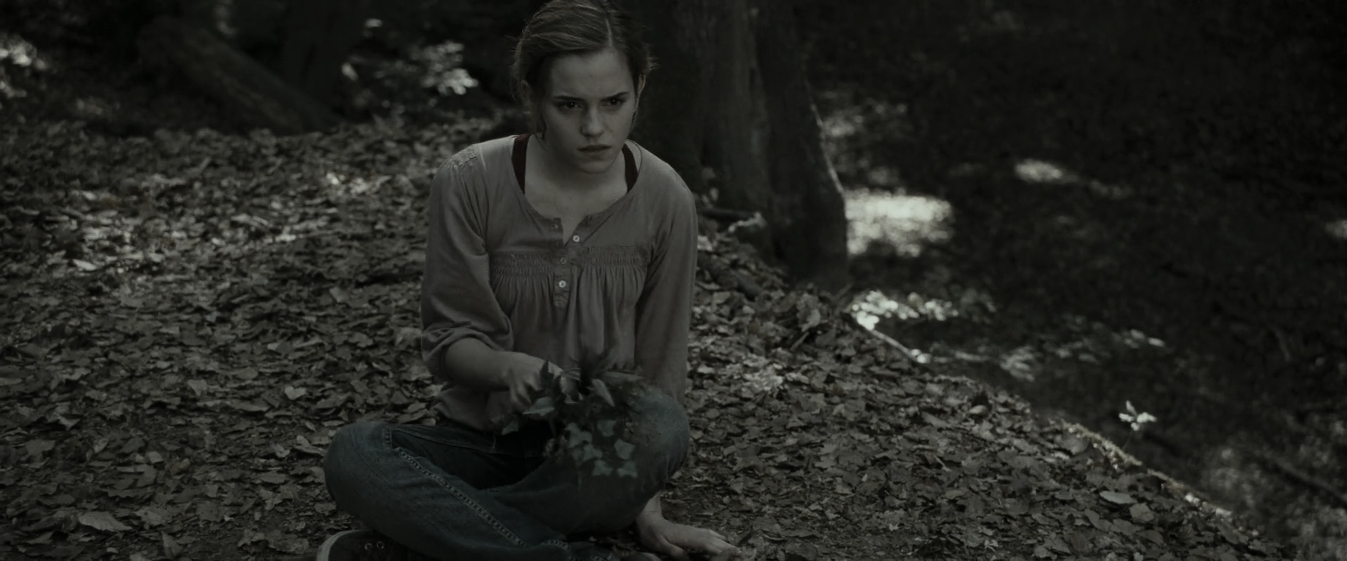 EmmaWatsonFan_dot_nl-HarryPotterAndTheDeathlyHallowsPart1-4000.jpg EmmaWatsonFan_dot_nl-HarryPotterAndTheDeathlyHallowsPart1-4000.jpg