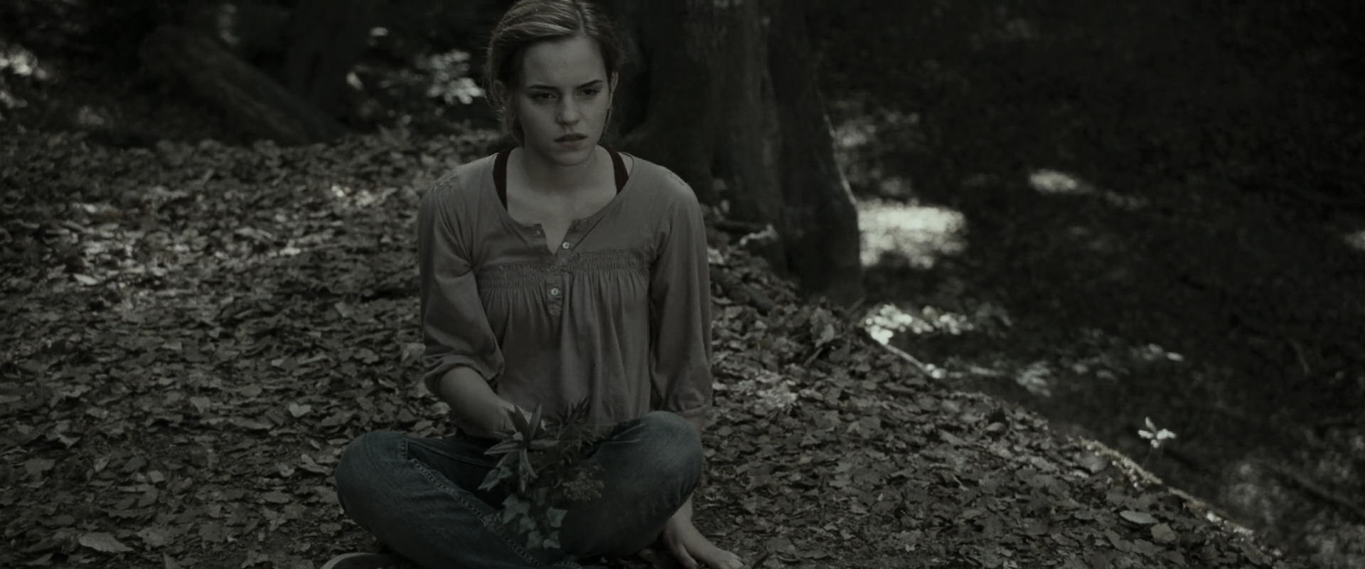 EmmaWatsonFan_dot_nl-HarryPotterAndTheDeathlyHallowsPart1-4001.jpg EmmaWatsonFan_dot_nl-HarryPotterAndTheDeathlyHallowsPart1-4001.jpg