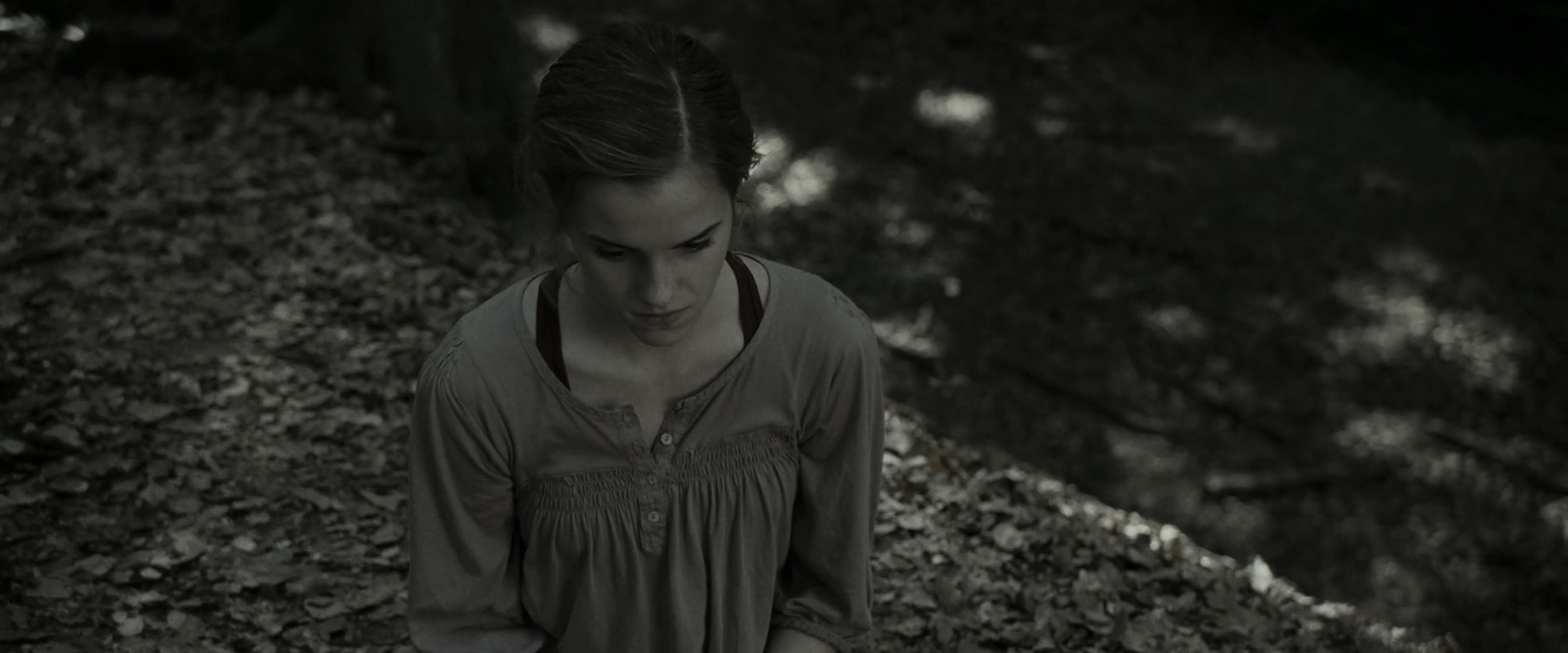 EmmaWatsonFan_dot_nl-HarryPotterAndTheDeathlyHallowsPart1-4032.jpg EmmaWatsonFan_dot_nl-HarryPotterAndTheDeathlyHallowsPart1-4032.jpg