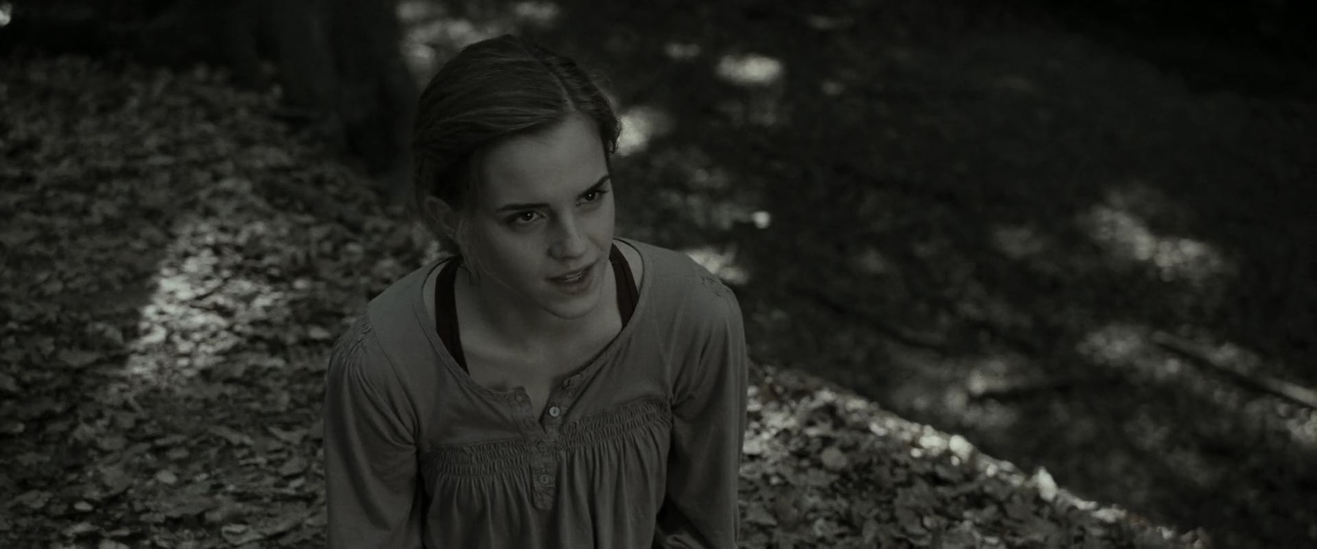 EmmaWatsonFan_dot_nl-HarryPotterAndTheDeathlyHallowsPart1-4036.jpg EmmaWatsonFan_dot_nl-HarryPotterAndTheDeathlyHallowsPart1-4036.jpg