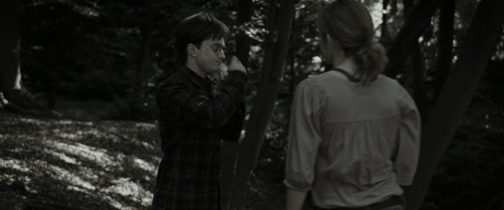 EmmaWatsonFan_dot_nl-HarryPotterAndTheDeathlyHallowsPart1-4050.jpg EmmaWatsonFan_dot_nl-HarryPotterAndTheDeathlyHallowsPart1-4050.jpg