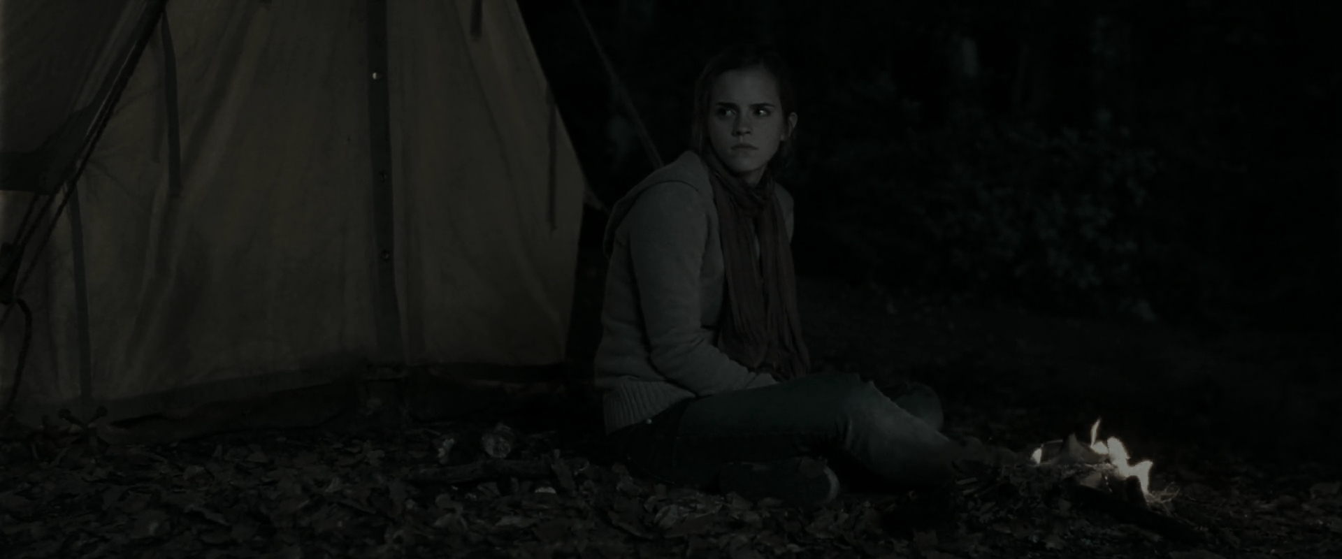 EmmaWatsonFan_dot_nl-HarryPotterAndTheDeathlyHallowsPart1-4082.jpg EmmaWatsonFan_dot_nl-HarryPotterAndTheDeathlyHallowsPart1-4082.jpg