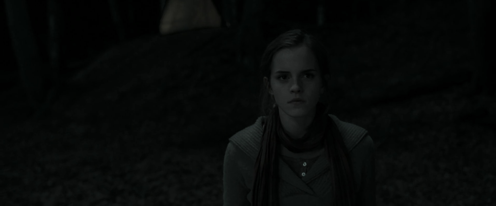 EmmaWatsonFan_dot_nl-HarryPotterAndTheDeathlyHallowsPart1-4118.jpg EmmaWatsonFan_dot_nl-HarryPotterAndTheDeathlyHallowsPart1-4118.jpg