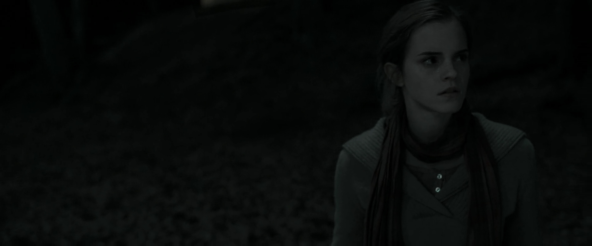 EmmaWatsonFan_dot_nl-HarryPotterAndTheDeathlyHallowsPart1-4122.jpg EmmaWatsonFan_dot_nl-HarryPotterAndTheDeathlyHallowsPart1-4122.jpg