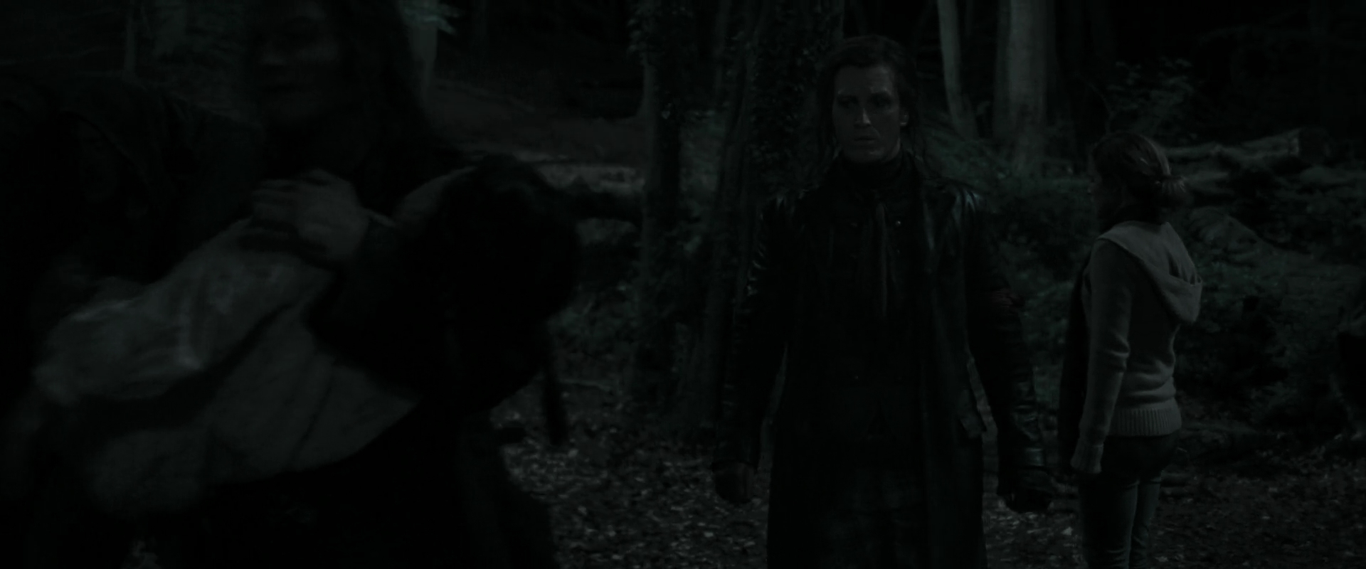 EmmaWatsonFan_dot_nl-HarryPotterAndTheDeathlyHallowsPart1-4163.jpg EmmaWatsonFan_dot_nl-HarryPotterAndTheDeathlyHallowsPart1-4163.jpg