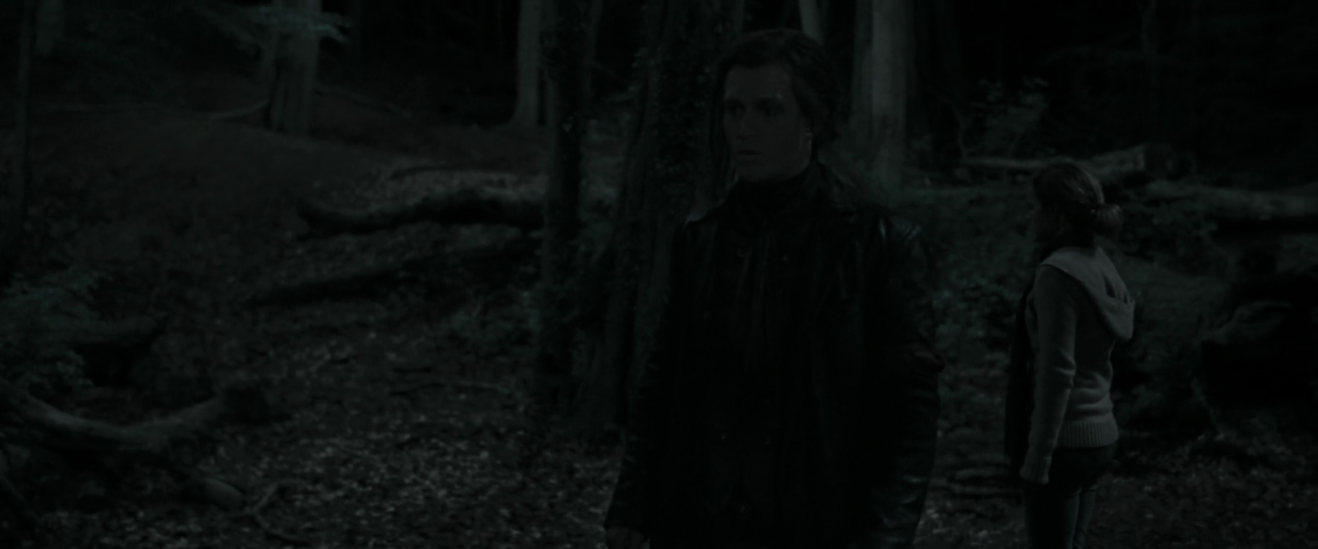 EmmaWatsonFan_dot_nl-HarryPotterAndTheDeathlyHallowsPart1-4164.jpg EmmaWatsonFan_dot_nl-HarryPotterAndTheDeathlyHallowsPart1-4164.jpg