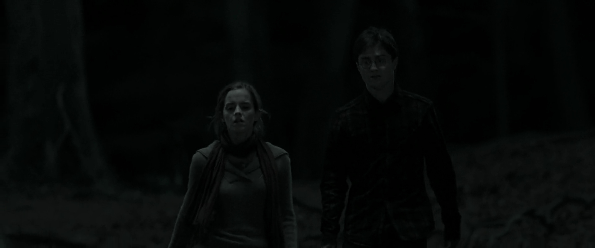 EmmaWatsonFan_dot_nl-HarryPotterAndTheDeathlyHallowsPart1-4230.jpg EmmaWatsonFan_dot_nl-HarryPotterAndTheDeathlyHallowsPart1-4230.jpg