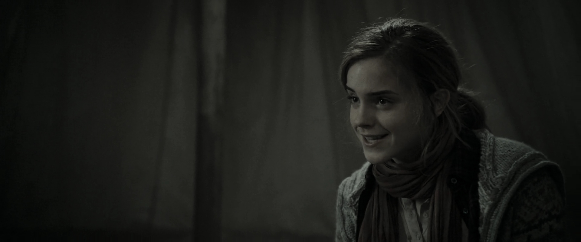 EmmaWatsonFan_dot_nl-HarryPotterAndTheDeathlyHallowsPart1-4360.jpg EmmaWatsonFan_dot_nl-HarryPotterAndTheDeathlyHallowsPart1-4360.jpg