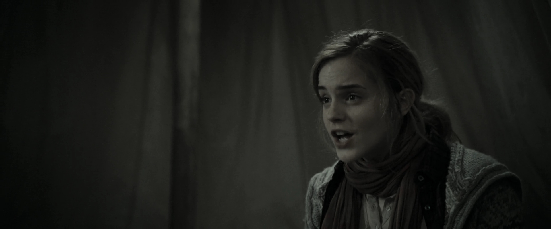 EmmaWatsonFan_dot_nl-HarryPotterAndTheDeathlyHallowsPart1-4362.jpg EmmaWatsonFan_dot_nl-HarryPotterAndTheDeathlyHallowsPart1-4362.jpg