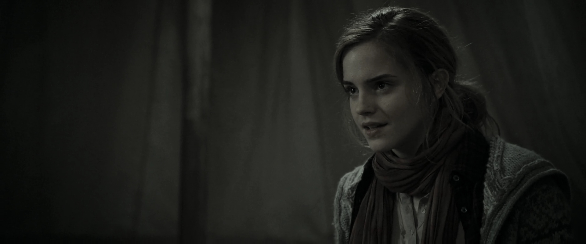 EmmaWatsonFan_dot_nl-HarryPotterAndTheDeathlyHallowsPart1-4364.jpg EmmaWatsonFan_dot_nl-HarryPotterAndTheDeathlyHallowsPart1-4364.jpg