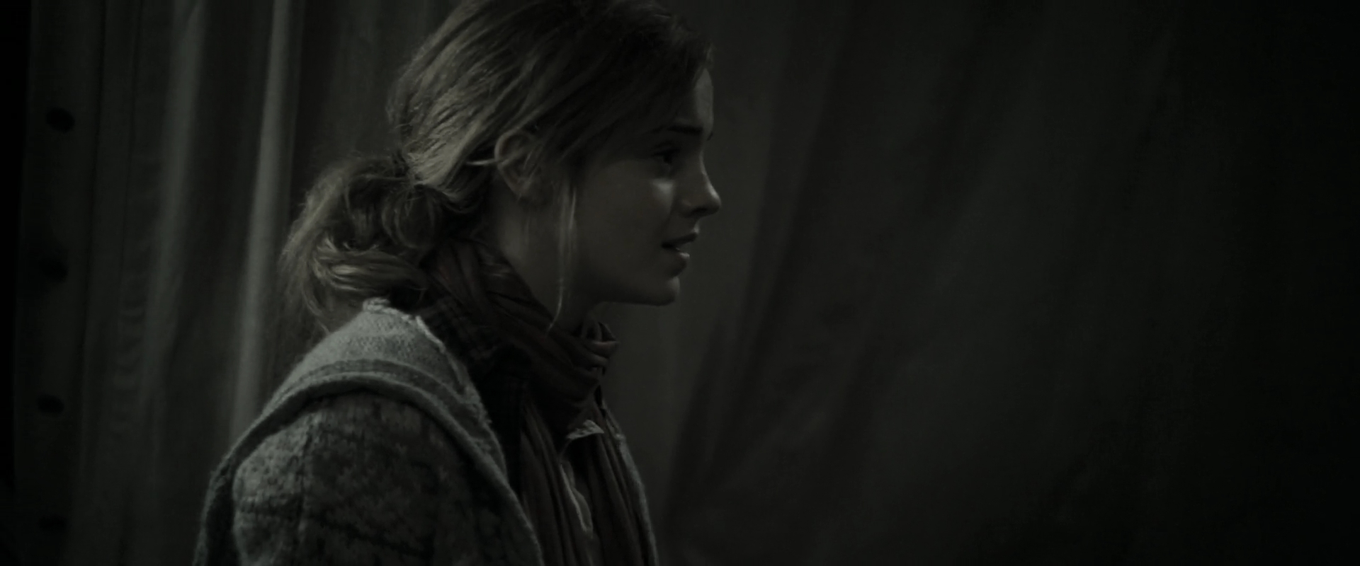 EmmaWatsonFan_dot_nl-HarryPotterAndTheDeathlyHallowsPart1-4380.jpg EmmaWatsonFan_dot_nl-HarryPotterAndTheDeathlyHallowsPart1-4380.jpg