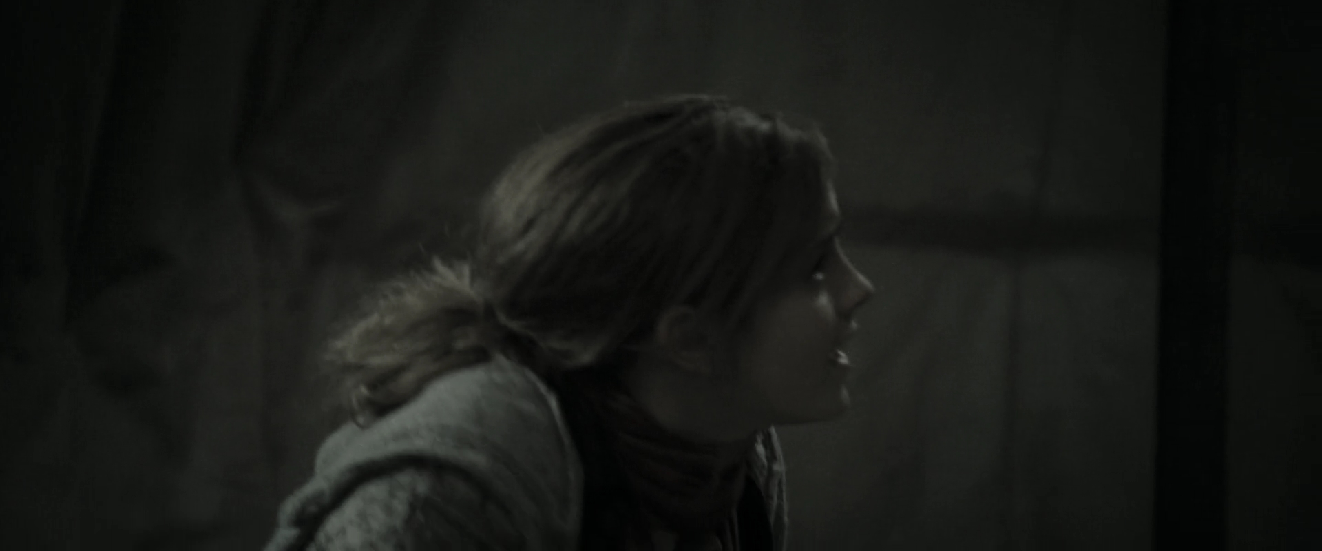 EmmaWatsonFan_dot_nl-HarryPotterAndTheDeathlyHallowsPart1-4382.jpg EmmaWatsonFan_dot_nl-HarryPotterAndTheDeathlyHallowsPart1-4382.jpg