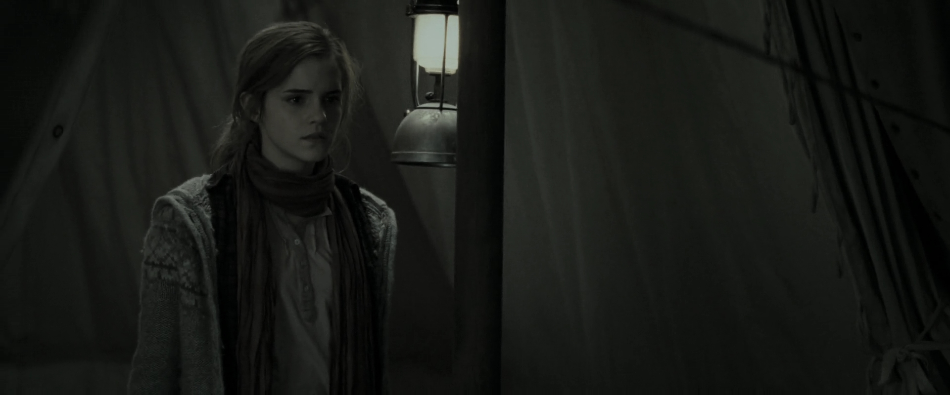 EmmaWatsonFan_dot_nl-HarryPotterAndTheDeathlyHallowsPart1-4458.jpg