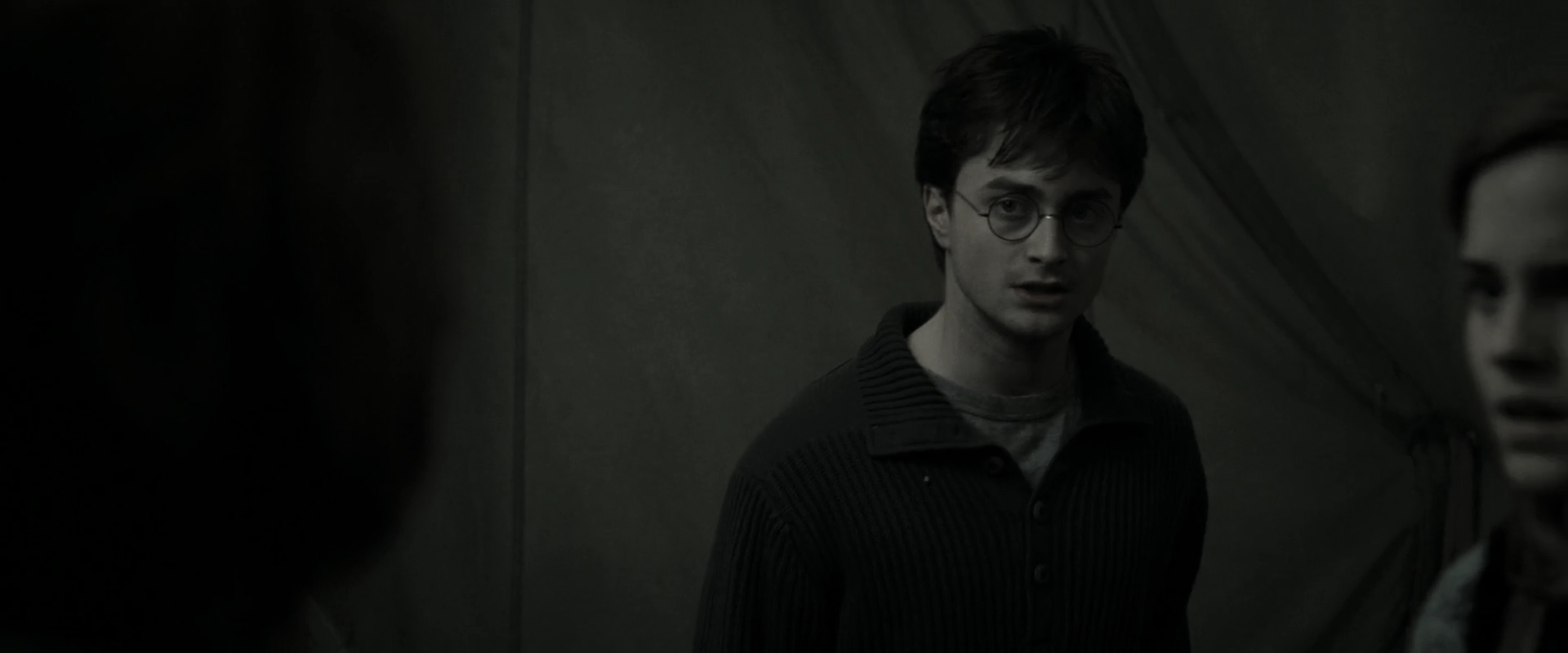 EmmaWatsonFan_dot_nl-HarryPotterAndTheDeathlyHallowsPart1-4478.jpg EmmaWatsonFan_dot_nl-HarryPotterAndTheDeathlyHallowsPart1-4478.jpg