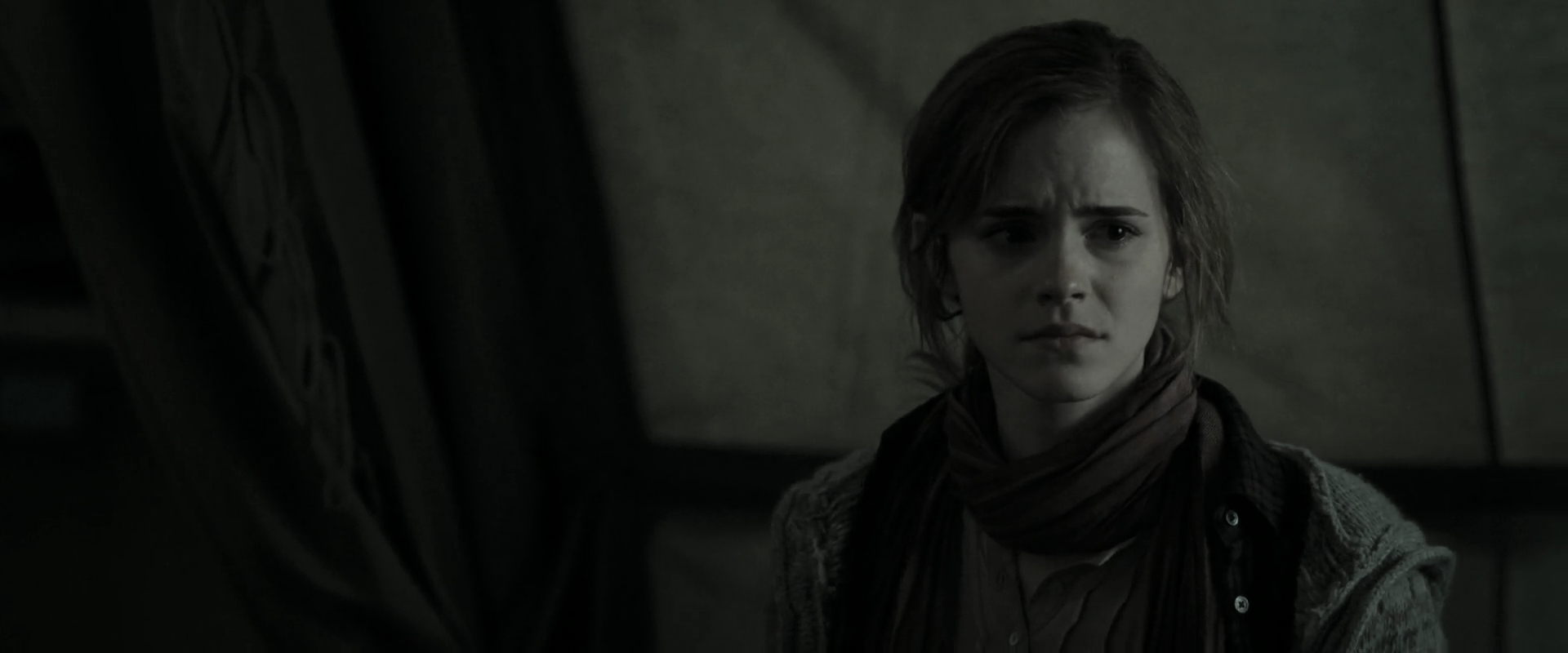 EmmaWatsonFan_dot_nl-HarryPotterAndTheDeathlyHallowsPart1-4494.jpg EmmaWatsonFan_dot_nl-HarryPotterAndTheDeathlyHallowsPart1-4494.jpg