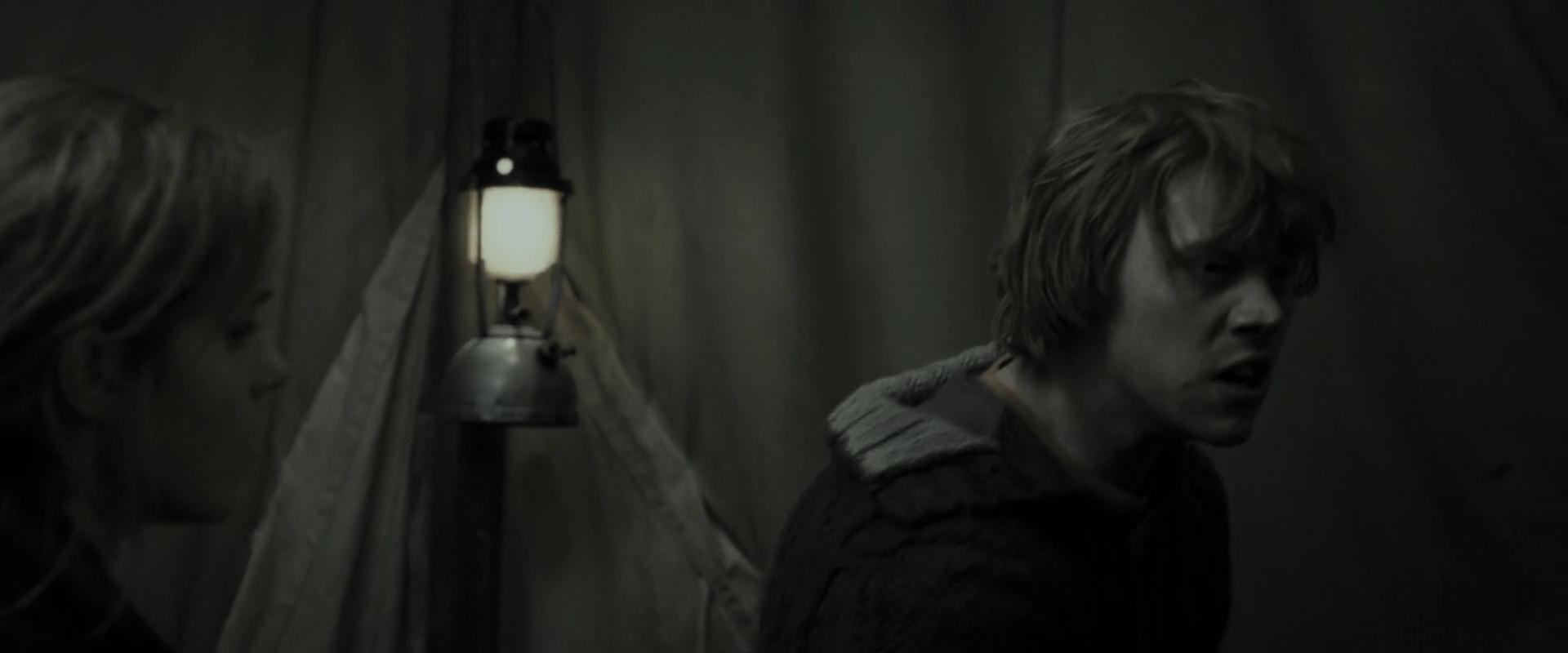 EmmaWatsonFan_dot_nl-HarryPotterAndTheDeathlyHallowsPart1-4511.jpg EmmaWatsonFan_dot_nl-HarryPotterAndTheDeathlyHallowsPart1-4511.jpg