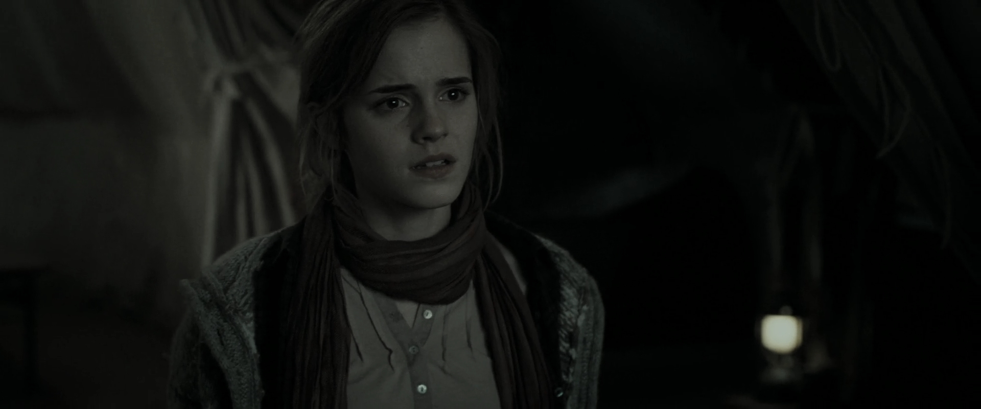 EmmaWatsonFan_dot_nl-HarryPotterAndTheDeathlyHallowsPart1-4521.jpg