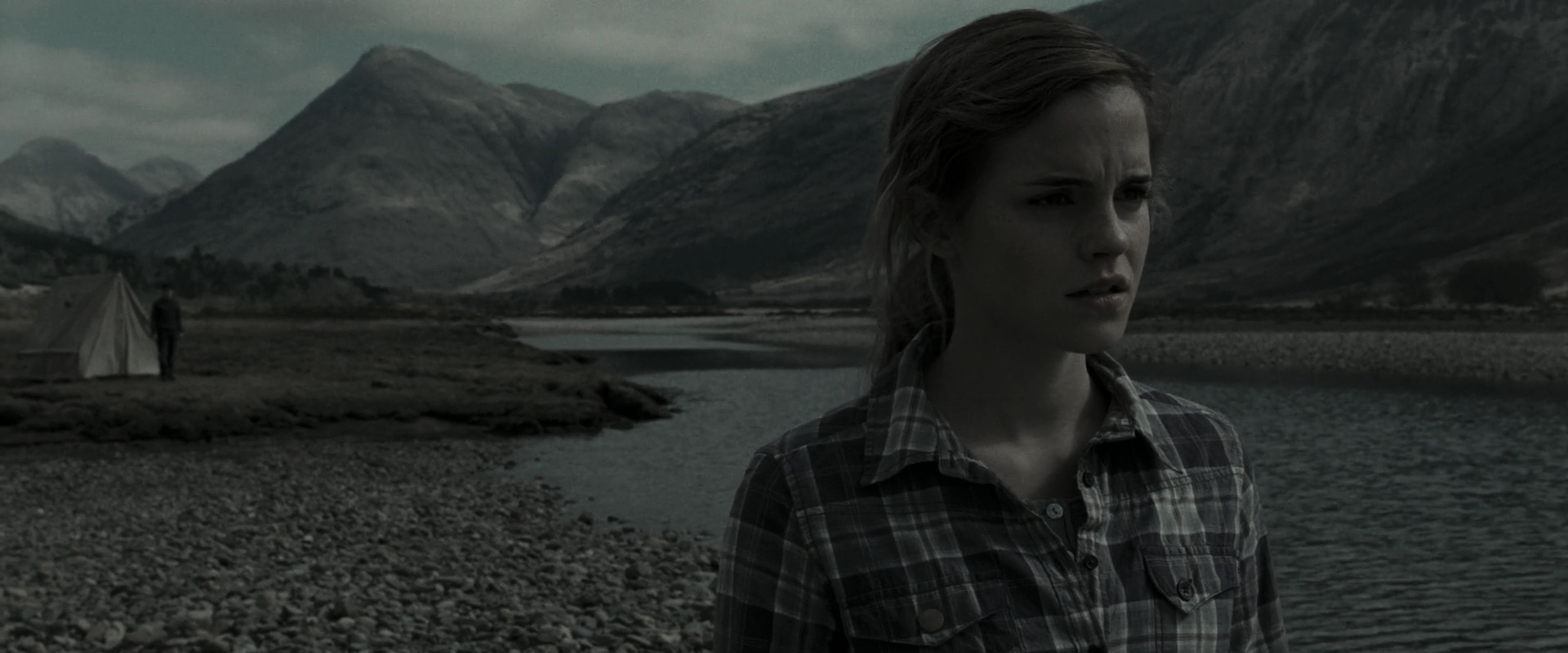 EmmaWatsonFan_dot_nl-HarryPotterAndTheDeathlyHallowsPart1-4578.jpg EmmaWatsonFan_dot_nl-HarryPotterAndTheDeathlyHallowsPart1-4578.jpg