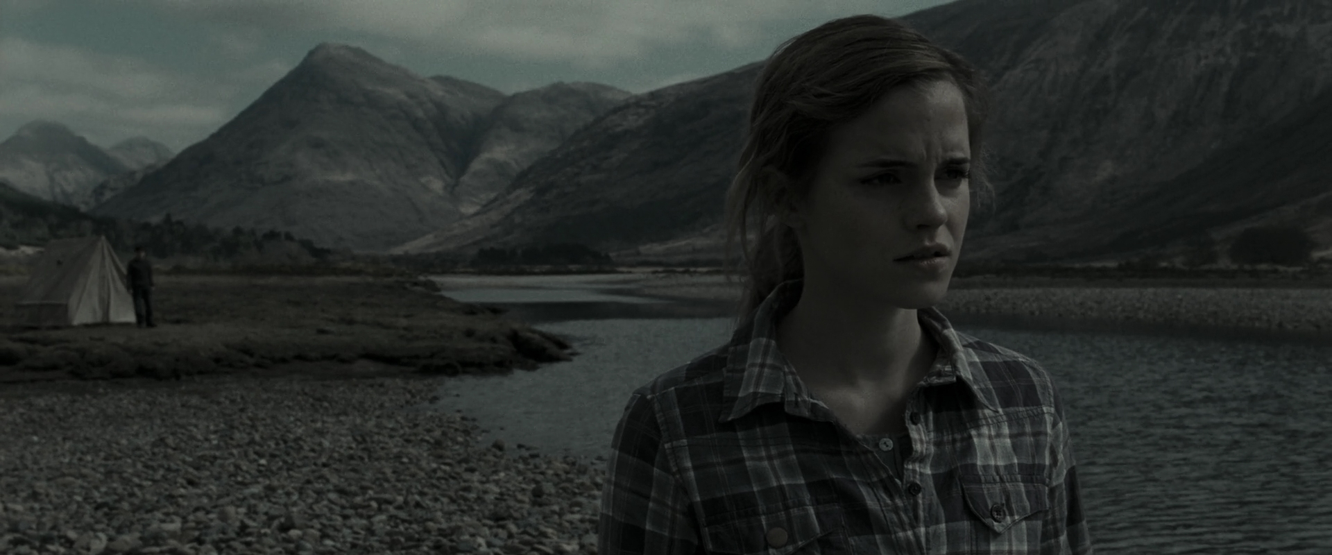 EmmaWatsonFan_dot_nl-HarryPotterAndTheDeathlyHallowsPart1-4579.jpg EmmaWatsonFan_dot_nl-HarryPotterAndTheDeathlyHallowsPart1-4579.jpg