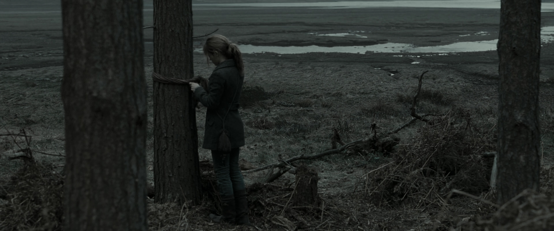 EmmaWatsonFan_dot_nl-HarryPotterAndTheDeathlyHallowsPart1-4590.jpg EmmaWatsonFan_dot_nl-HarryPotterAndTheDeathlyHallowsPart1-4590.jpg