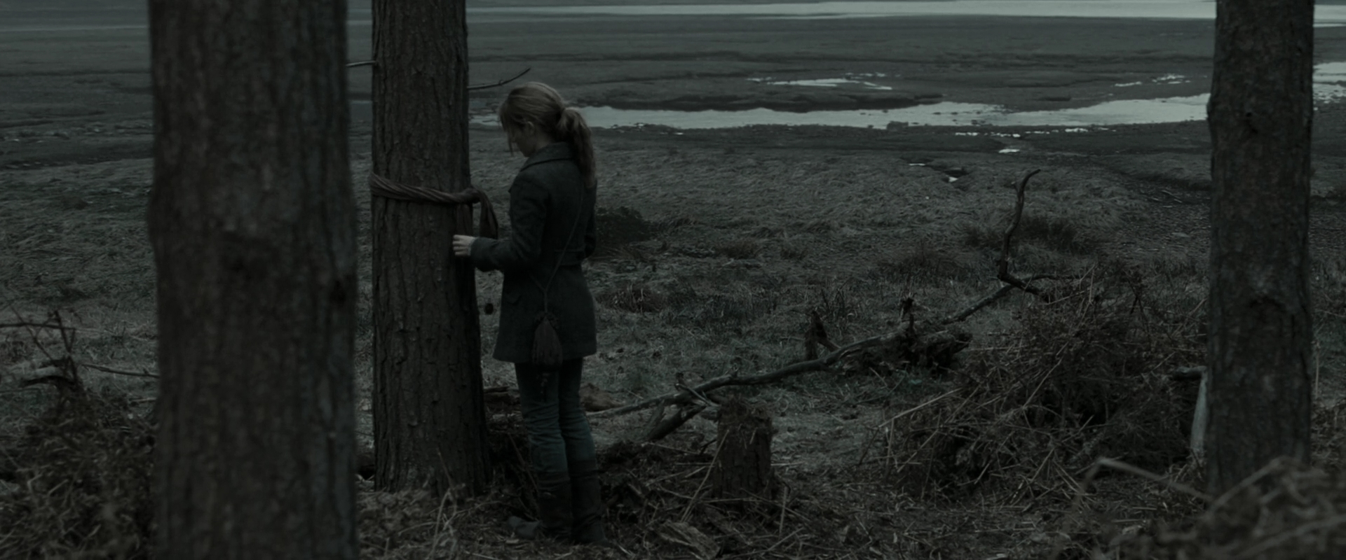 EmmaWatsonFan_dot_nl-HarryPotterAndTheDeathlyHallowsPart1-4593.jpg EmmaWatsonFan_dot_nl-HarryPotterAndTheDeathlyHallowsPart1-4593.jpg