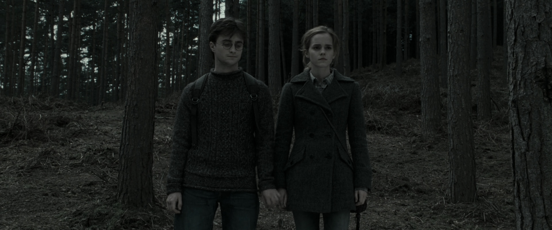 EmmaWatsonFan_dot_nl-HarryPotterAndTheDeathlyHallowsPart1-4600.jpg EmmaWatsonFan_dot_nl-HarryPotterAndTheDeathlyHallowsPart1-4600.jpg