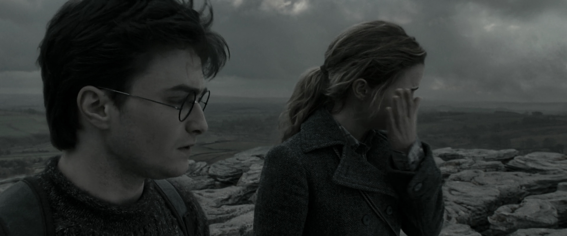 EmmaWatsonFan_dot_nl-HarryPotterAndTheDeathlyHallowsPart1-4610.jpg EmmaWatsonFan_dot_nl-HarryPotterAndTheDeathlyHallowsPart1-4610.jpg