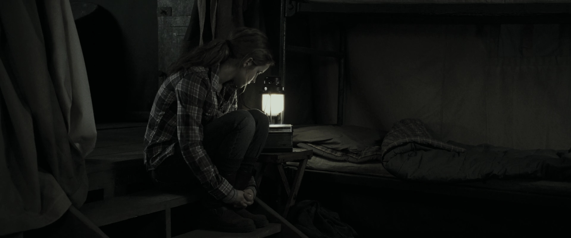 EmmaWatsonFan_dot_nl-HarryPotterAndTheDeathlyHallowsPart1-4672.jpg EmmaWatsonFan_dot_nl-HarryPotterAndTheDeathlyHallowsPart1-4672.jpg