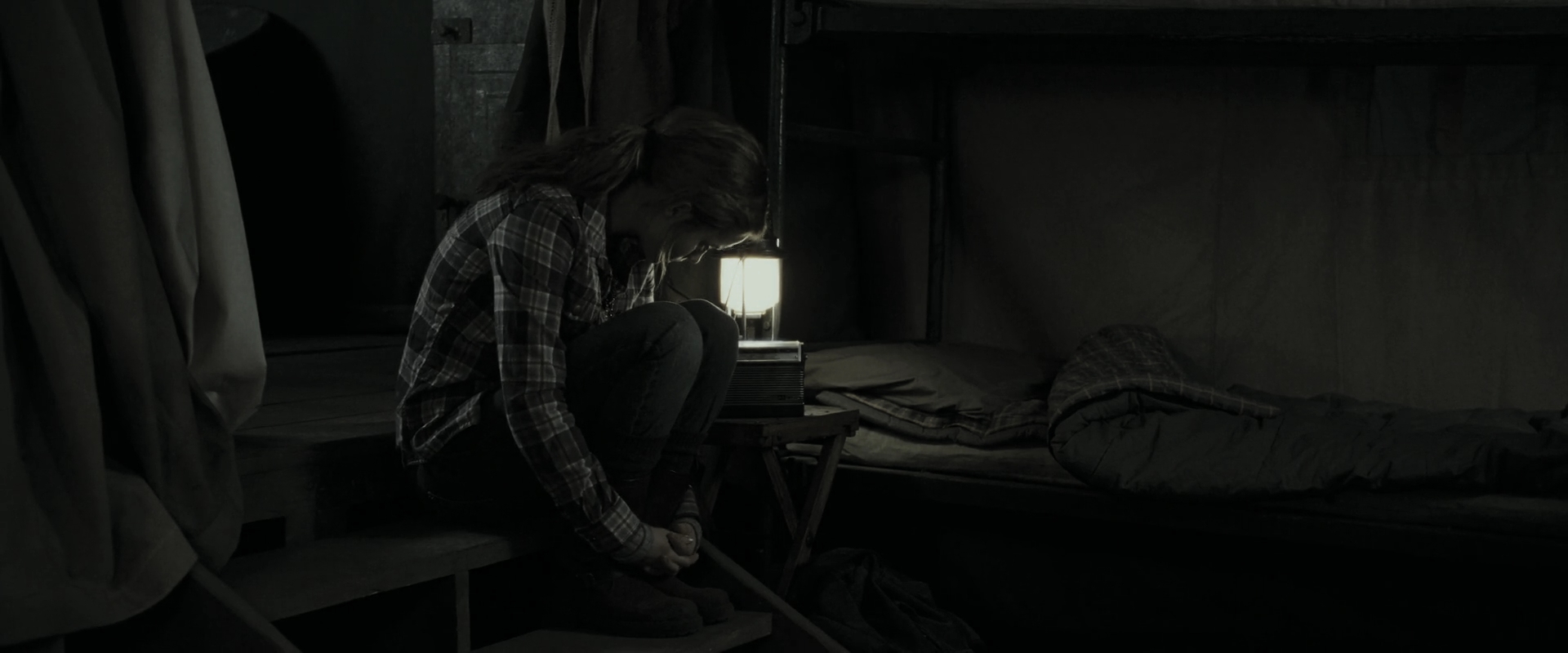 EmmaWatsonFan_dot_nl-HarryPotterAndTheDeathlyHallowsPart1-4675.jpg EmmaWatsonFan_dot_nl-HarryPotterAndTheDeathlyHallowsPart1-4675.jpg